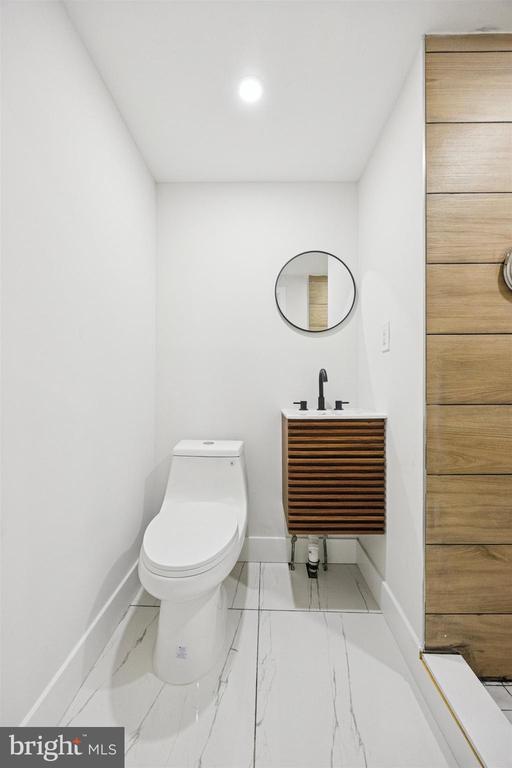 4522 BAKER STREET Unit: 8