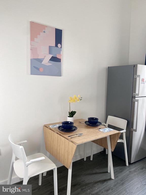 1725 BAINBRIDGE STREET Unit: 3F