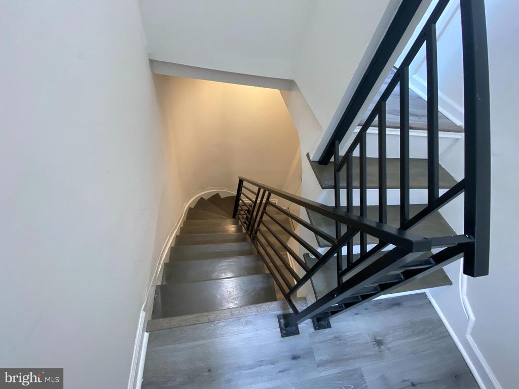 1725 BAINBRIDGE STREET Unit: 3F