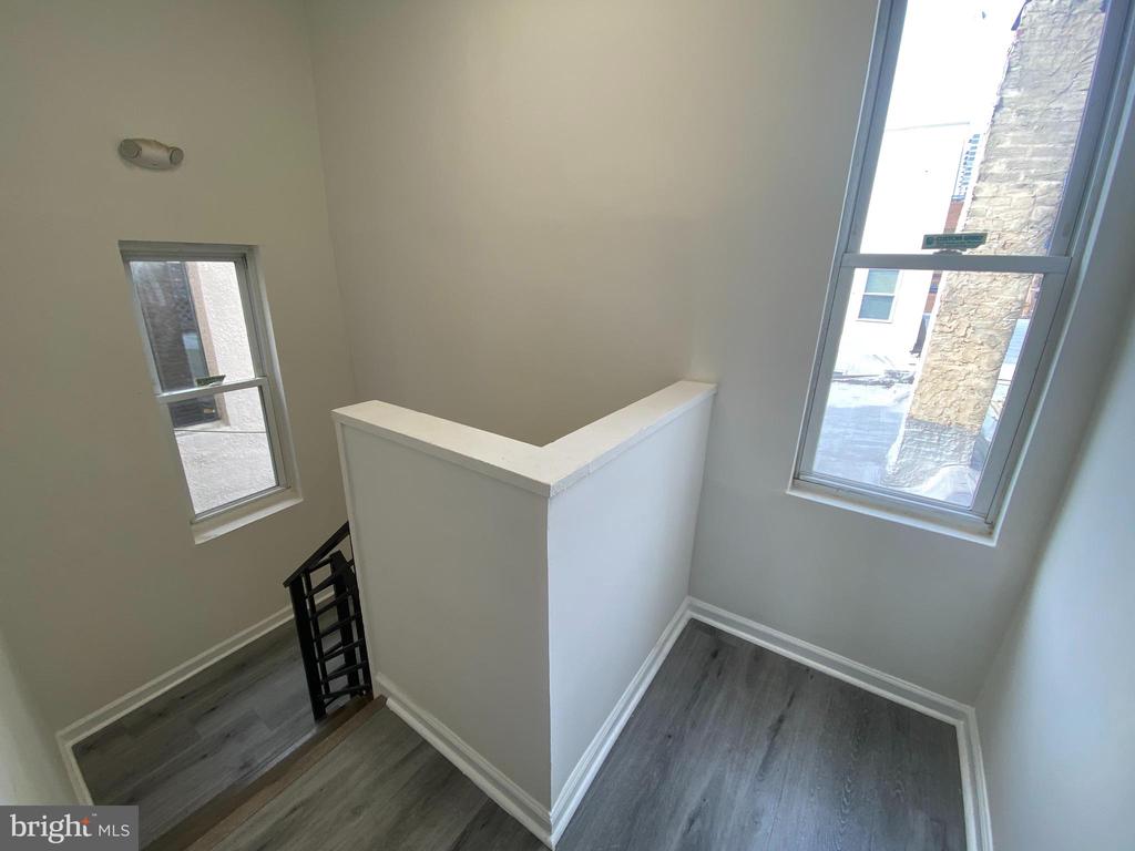 1725 BAINBRIDGE STREET Unit: 3F