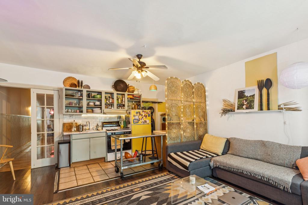 4714 WOODLAND AVENUE