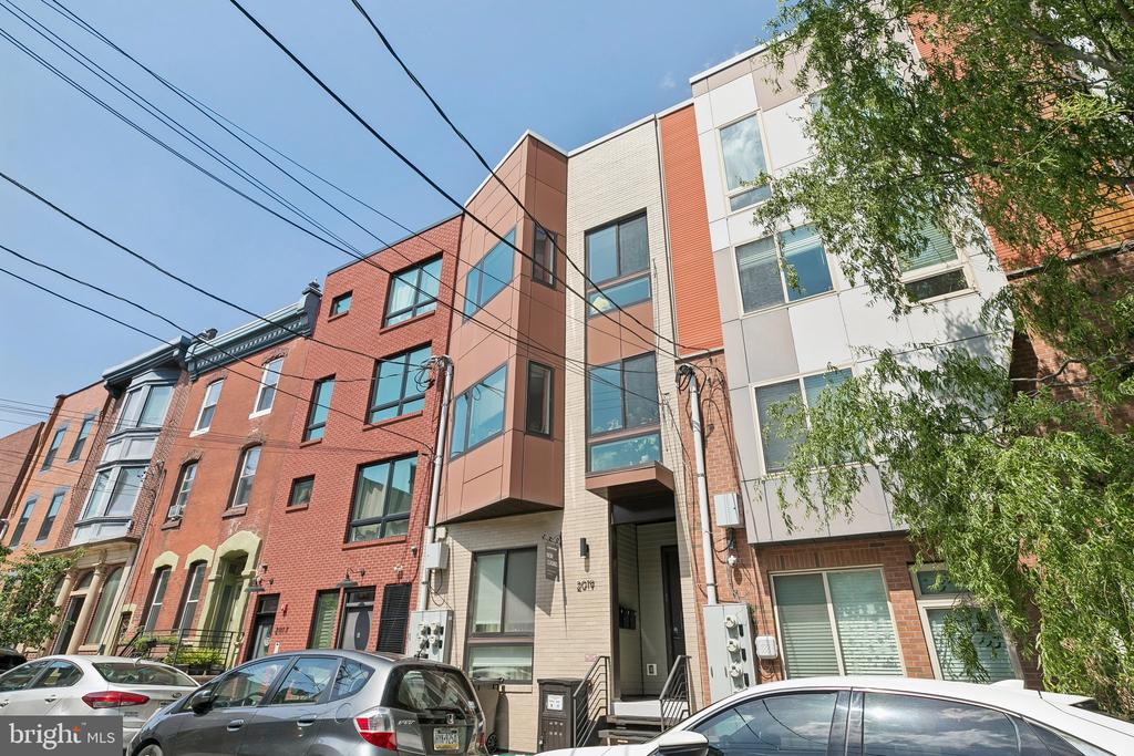 2019 E SUSQUEHANNA AVENUE