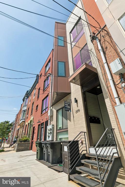 2019 E SUSQUEHANNA AVENUE