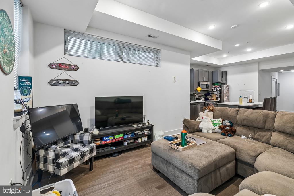 2019 E SUSQUEHANNA AVENUE