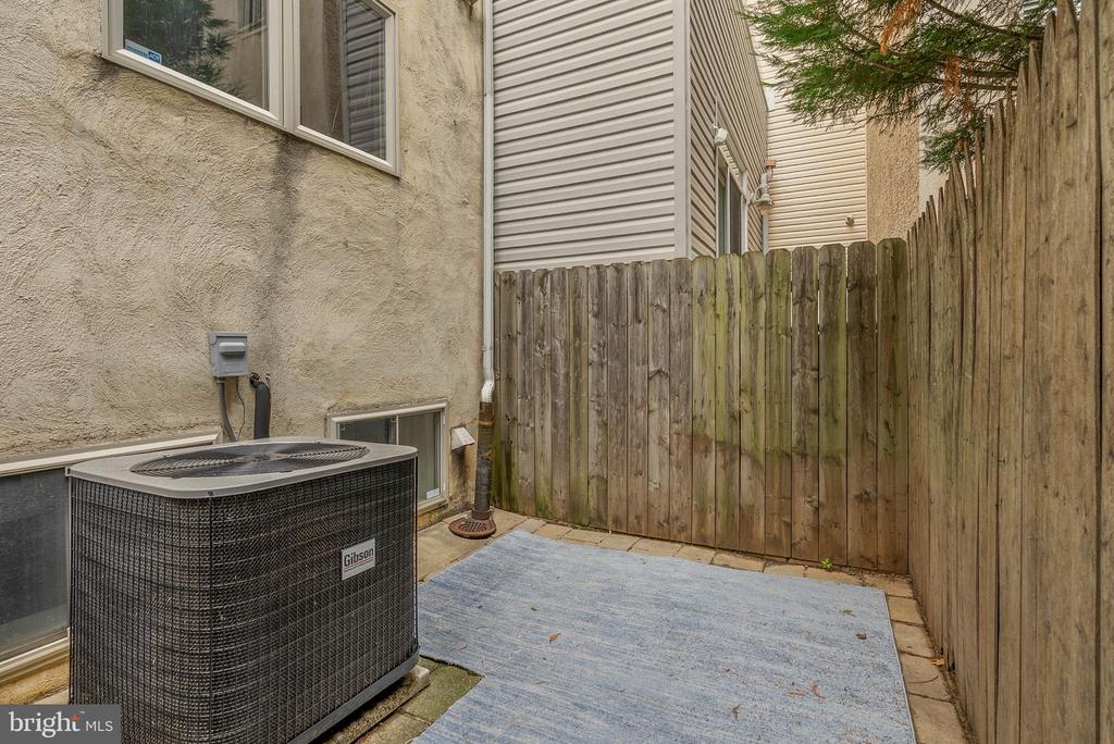226 W WILDEY STREET