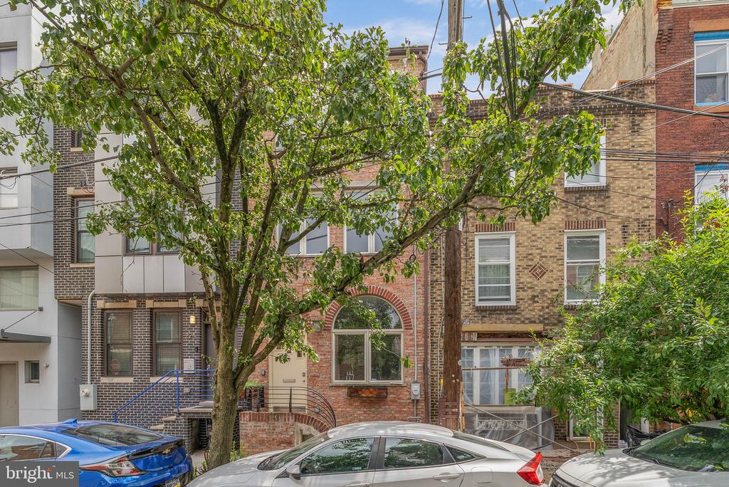 226 W WILDEY STREET