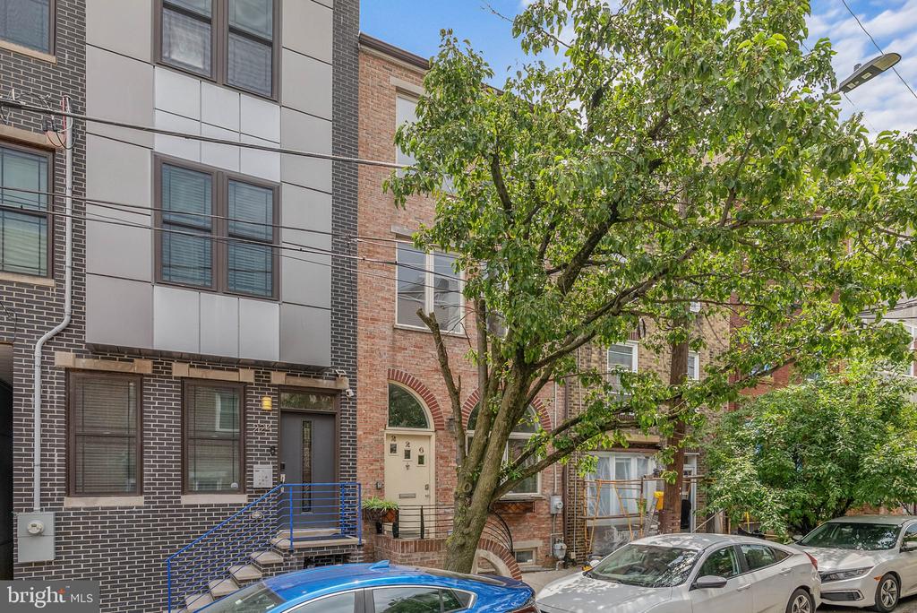 226 W WILDEY STREET