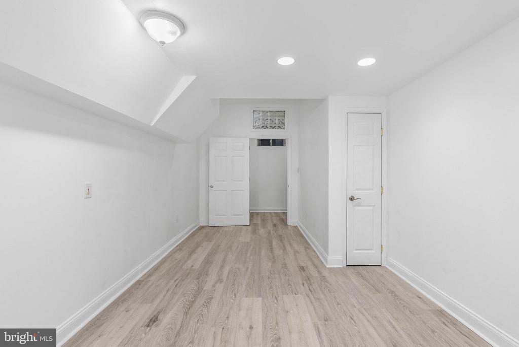 226 W WILDEY STREET