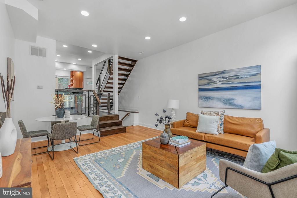 226 W WILDEY STREET