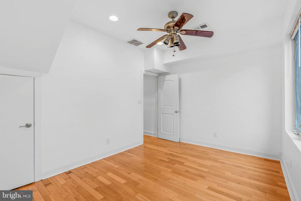 226 W WILDEY STREET