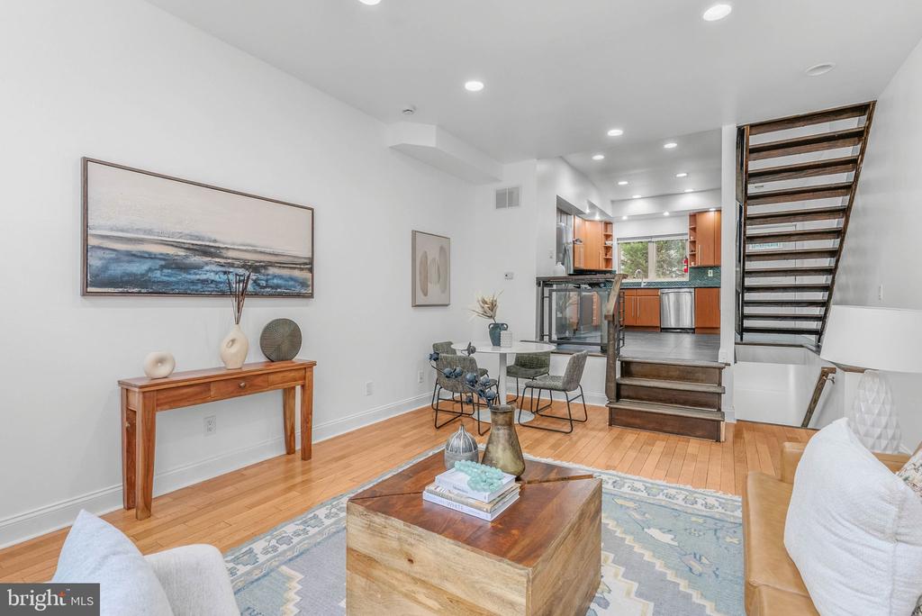 226 W WILDEY STREET