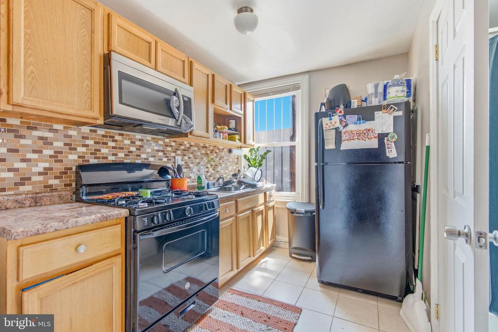 673 N 11TH STREET