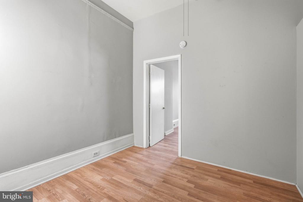 673 N 11TH STREET
