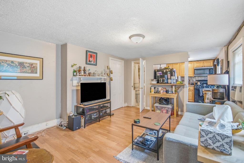 673 N 11TH STREET