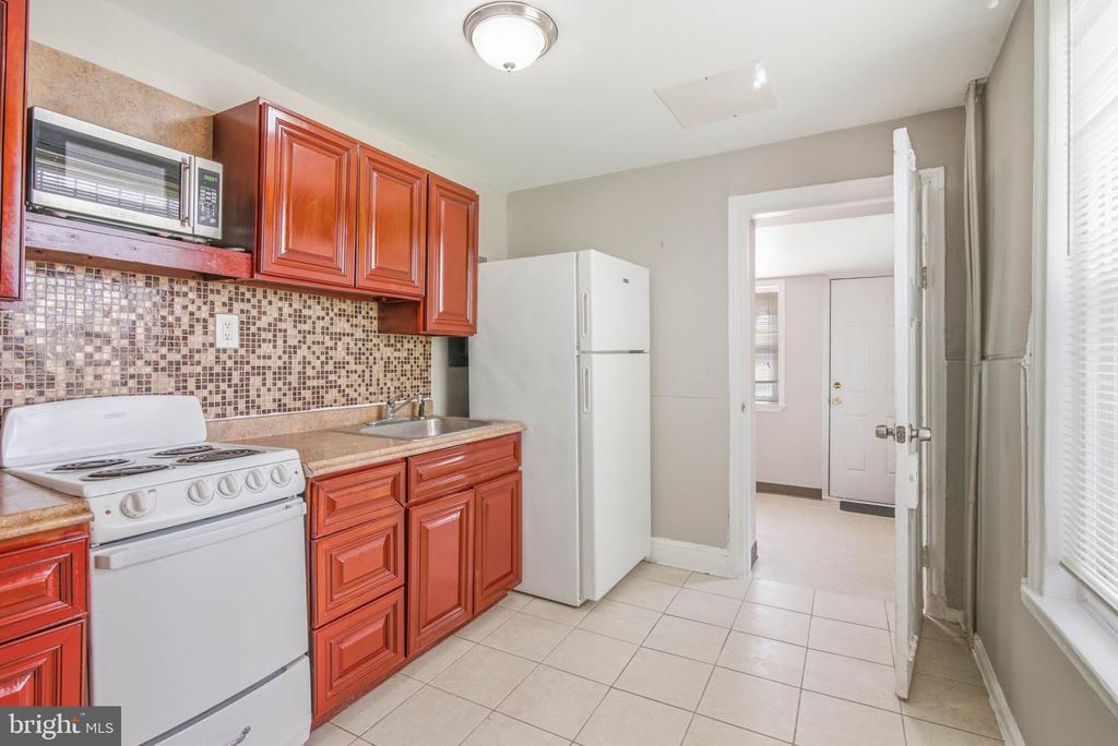673 N 11TH STREET