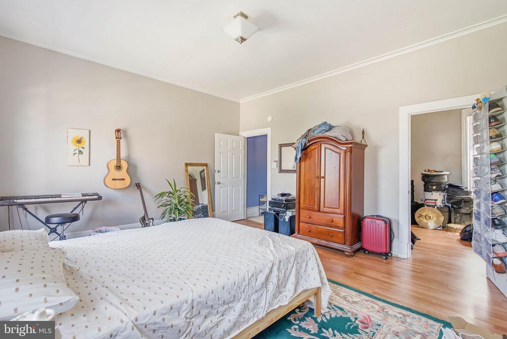 673 N 11TH STREET