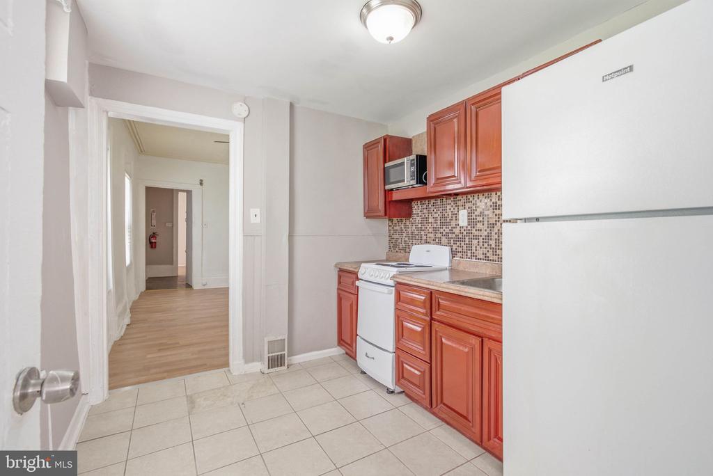 673 N 11TH STREET