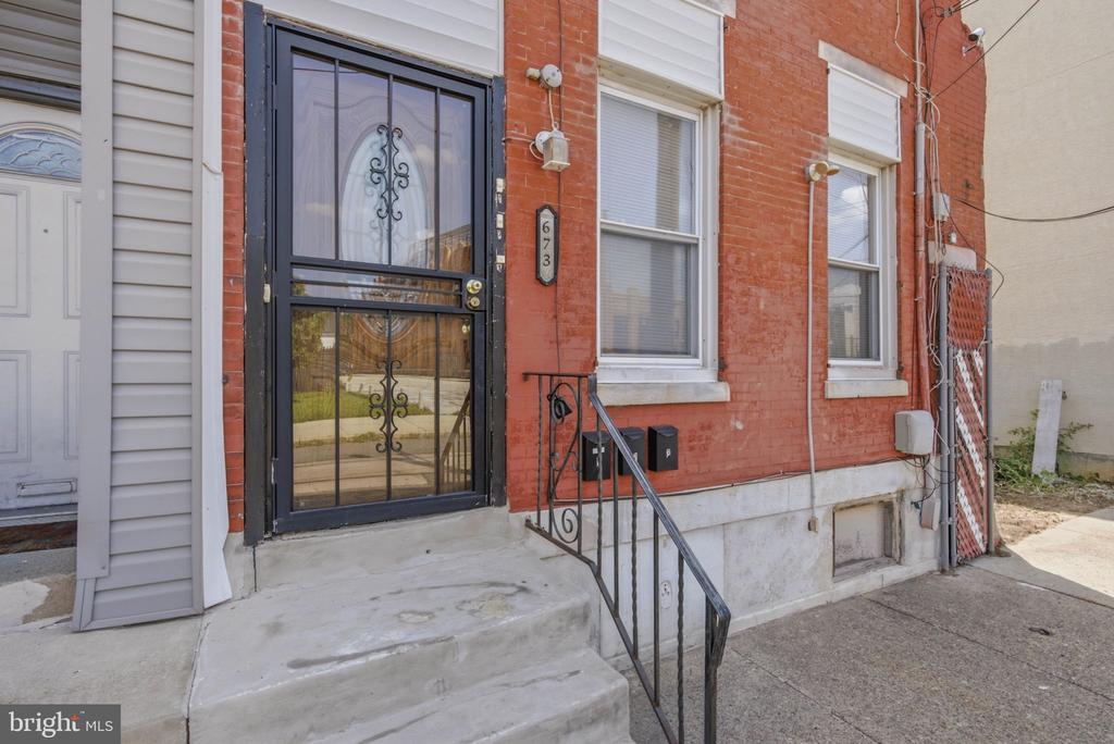 673 N 11TH STREET