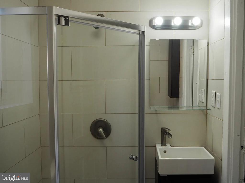 3318 ARCH STREET Unit: 2