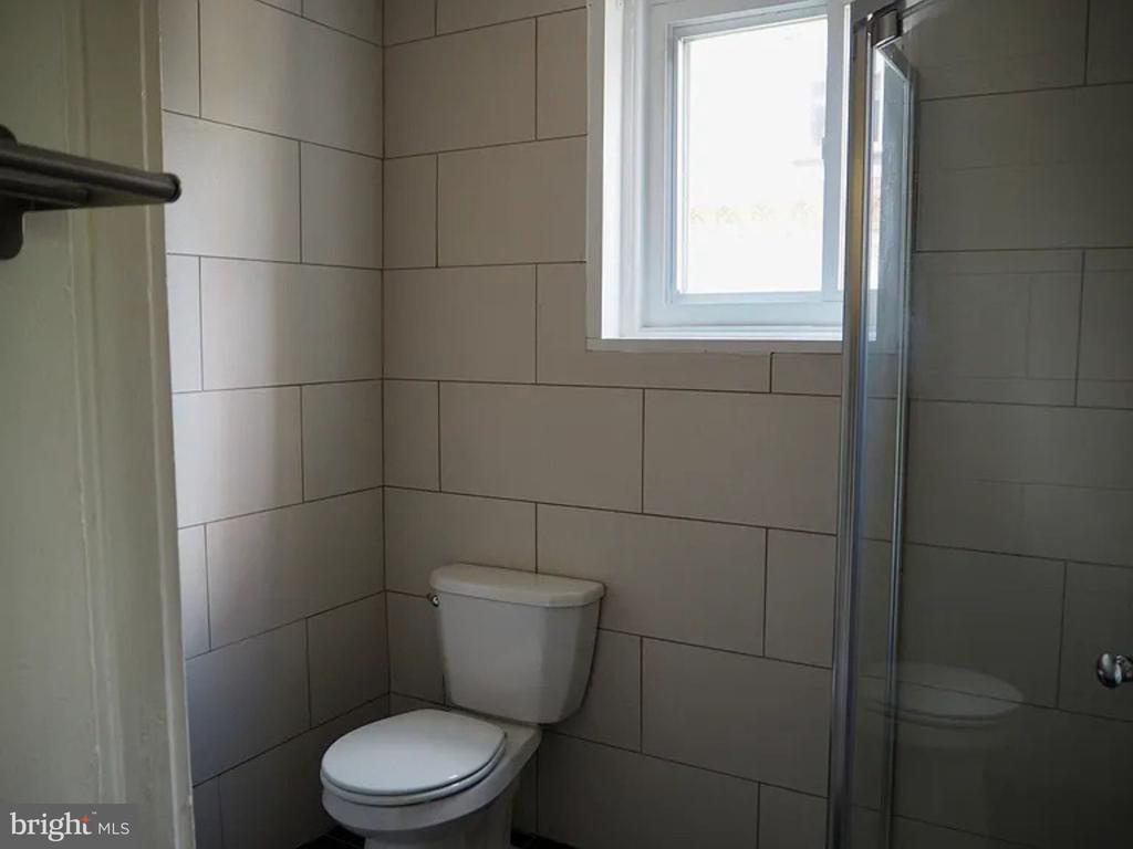 3318 ARCH STREET Unit: 2