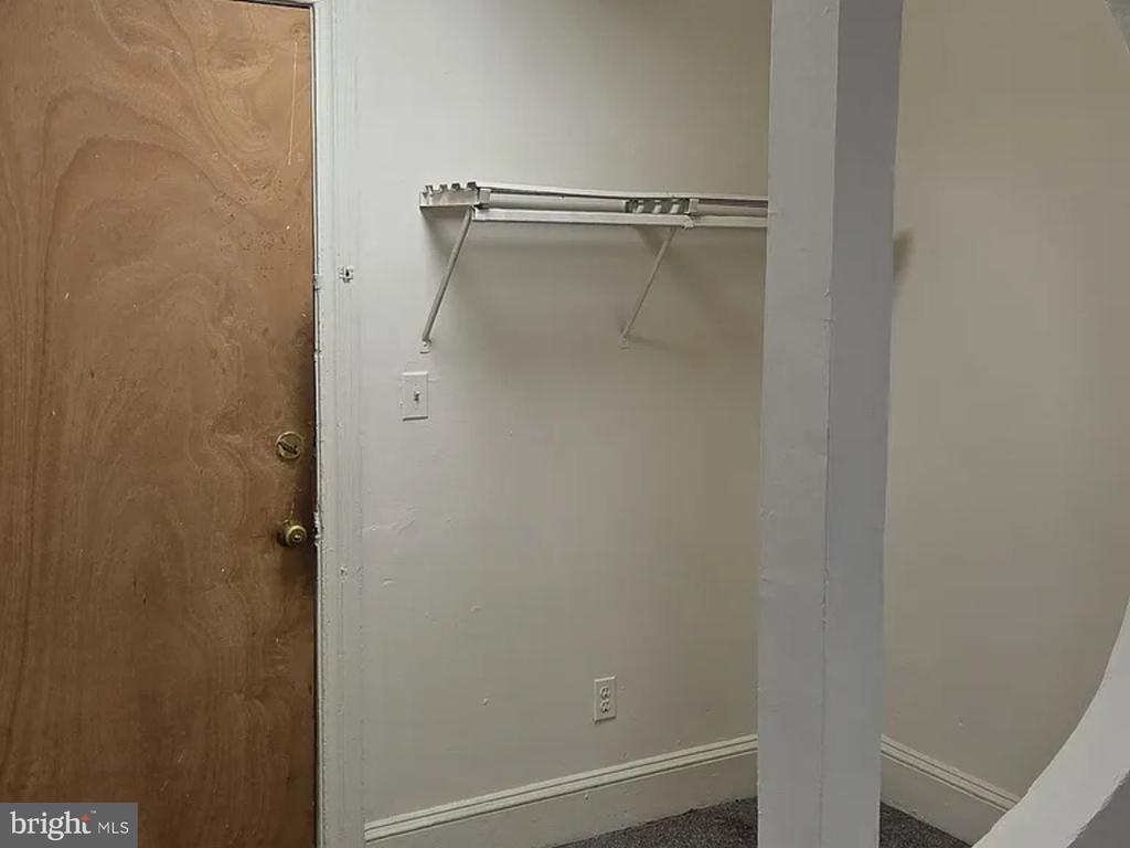 3320 ARCH STREET Unit: 3RD FL