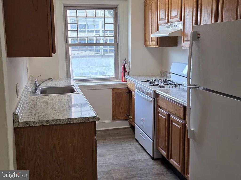 3320 ARCH STREET Unit: 3RD FL