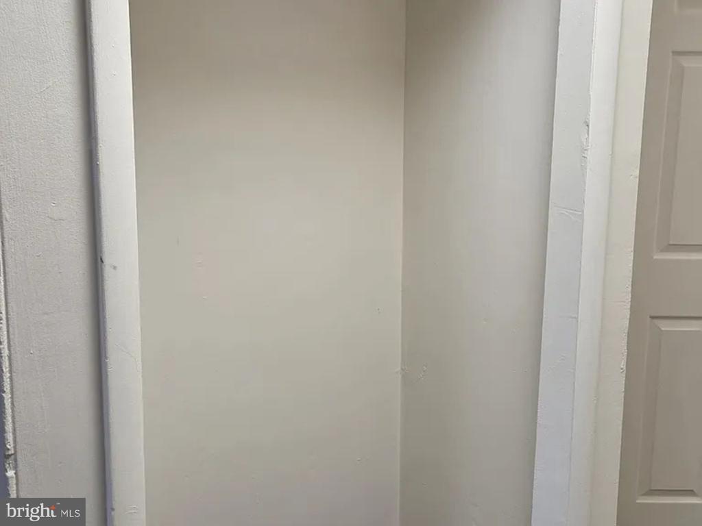 3320 ARCH STREET Unit: 3RD FL