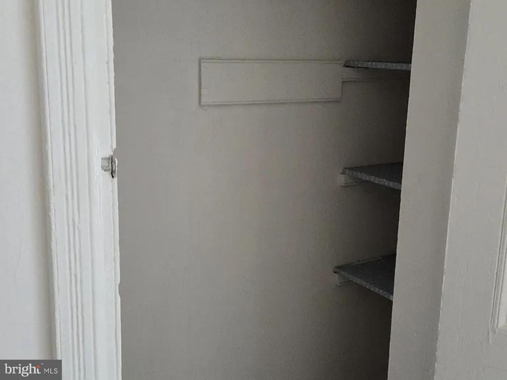 3320 ARCH STREET Unit: 3RD FL