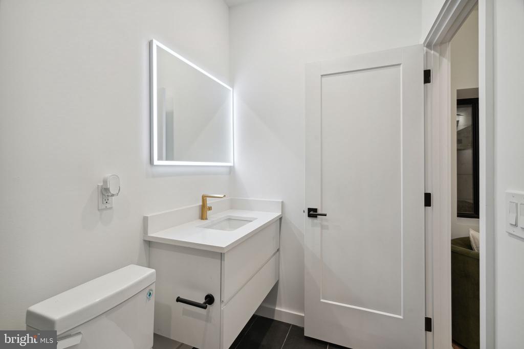 1623 CHRISTIAN STREET Unit: 1