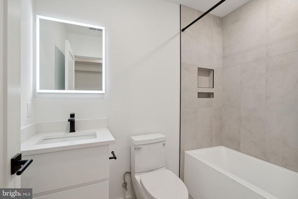 1623 CHRISTIAN STREET Unit: 1