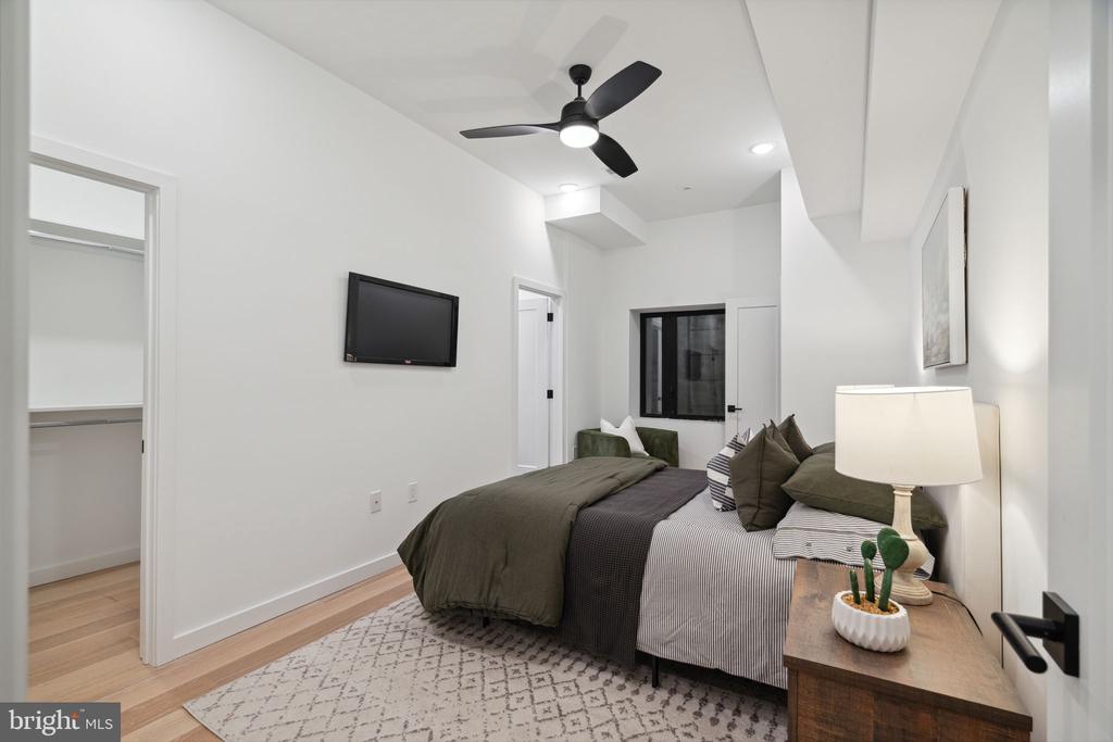 1623 CHRISTIAN STREET Unit: 1