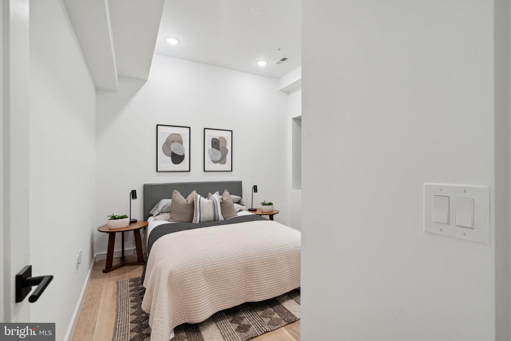 1623 CHRISTIAN STREET Unit: 1