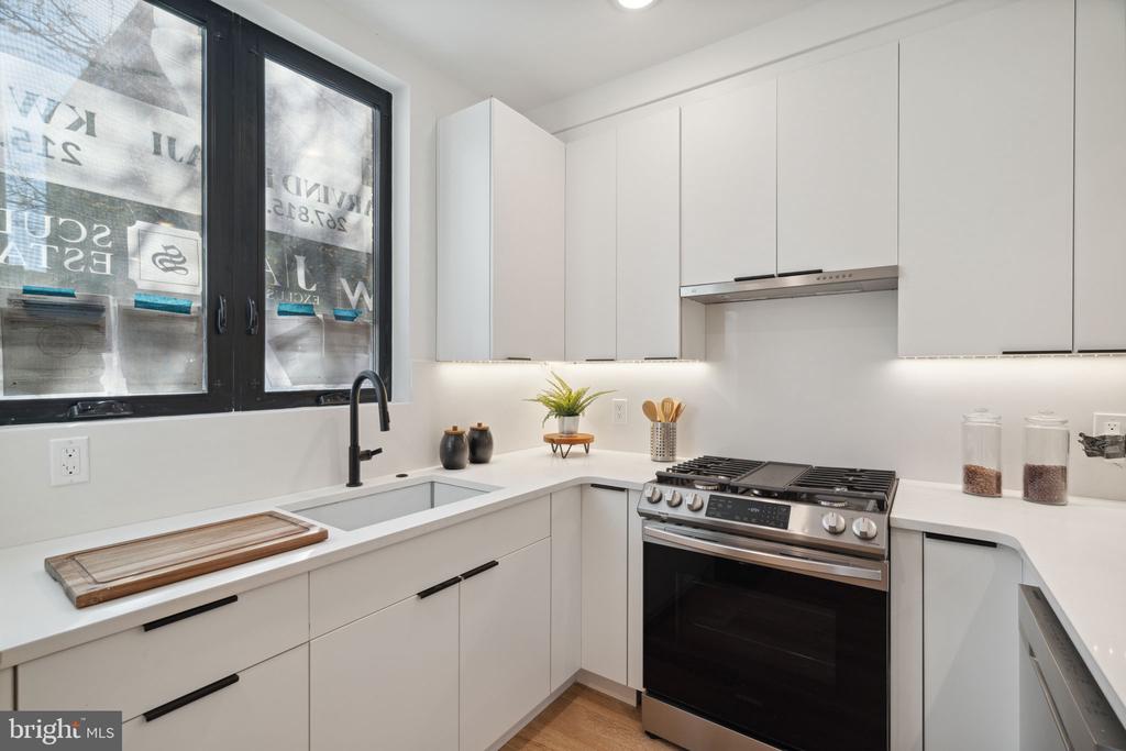 1623 CHRISTIAN STREET Unit: 1