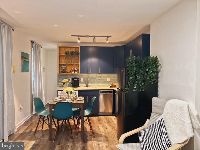 1725 BAINBRIDGE STREET Unit: 2R