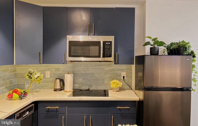 1725 BAINBRIDGE STREET Unit: 2R