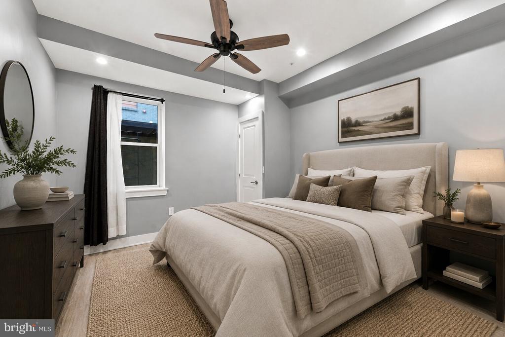 1647 E EYRE STREET Unit: 1