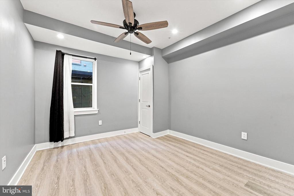 1647 E EYRE STREET Unit: 1