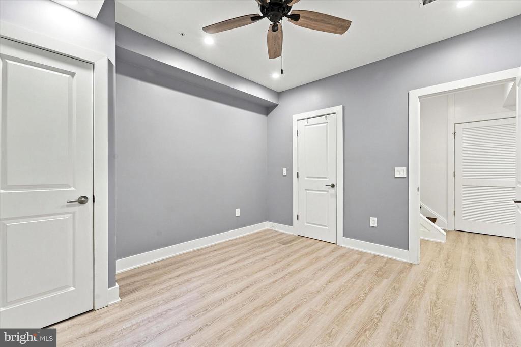 1647 E EYRE STREET Unit: 1