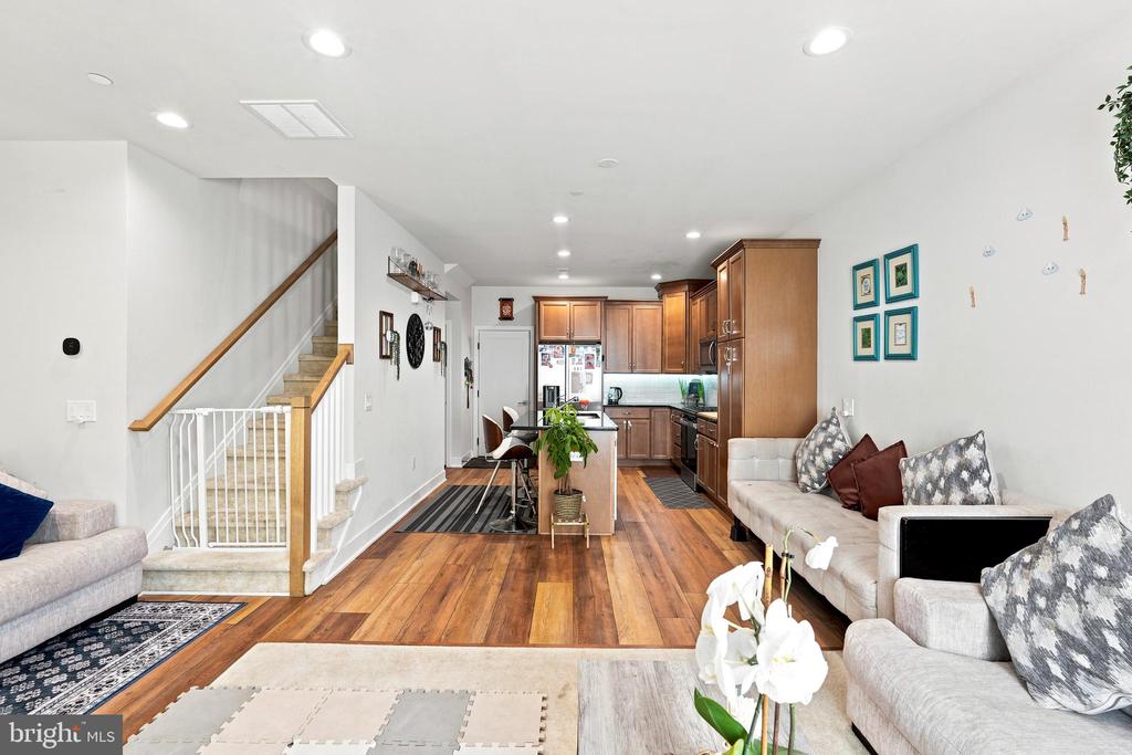 3001 CITYVIEW WALK Unit: 194
