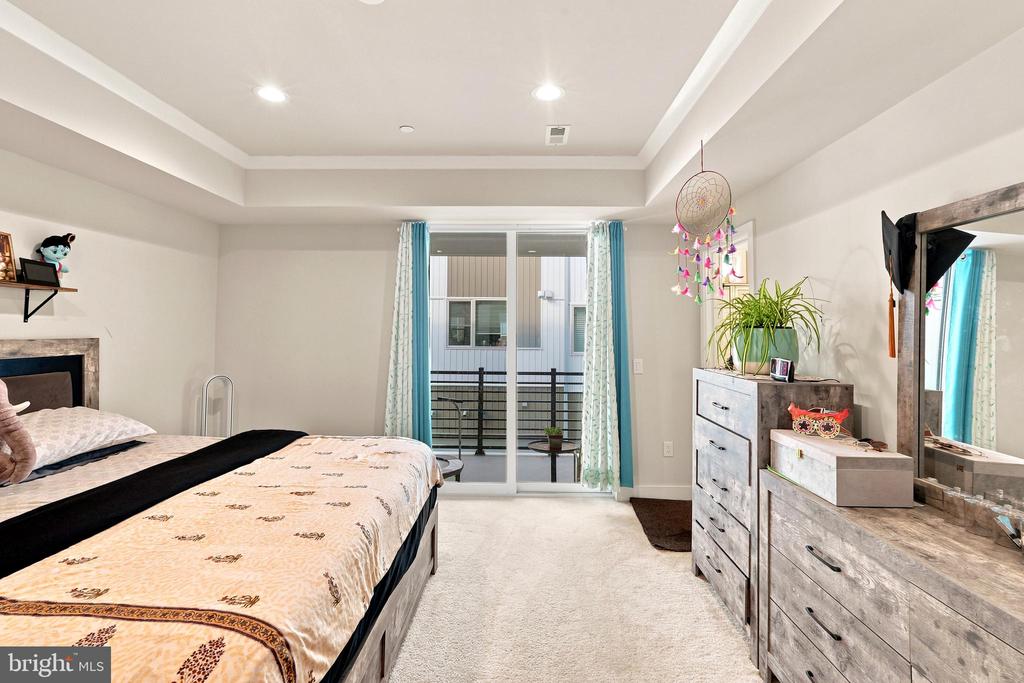 3001 CITYVIEW WALK Unit: 194