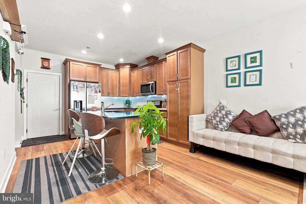 3001 CITYVIEW WALK Unit: 194