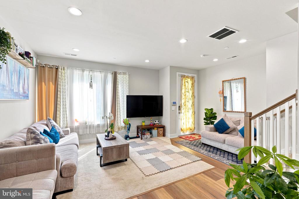 3001 CITYVIEW WALK Unit: 194