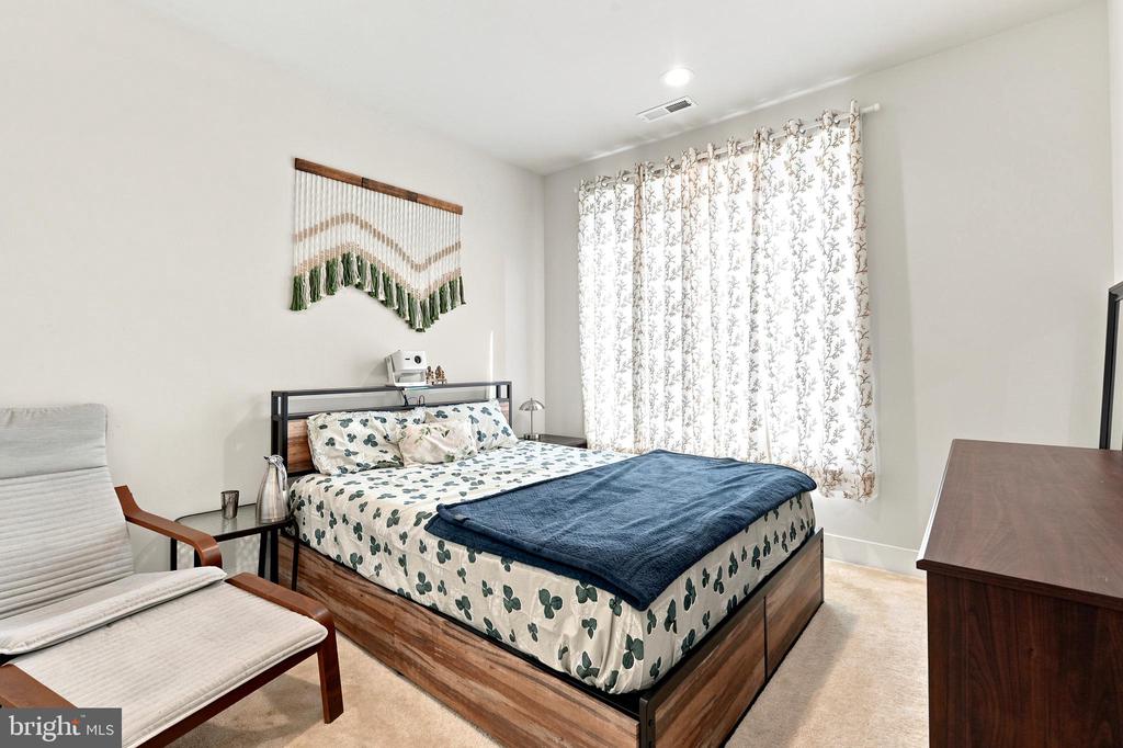 3001 CITYVIEW WALK Unit: 194
