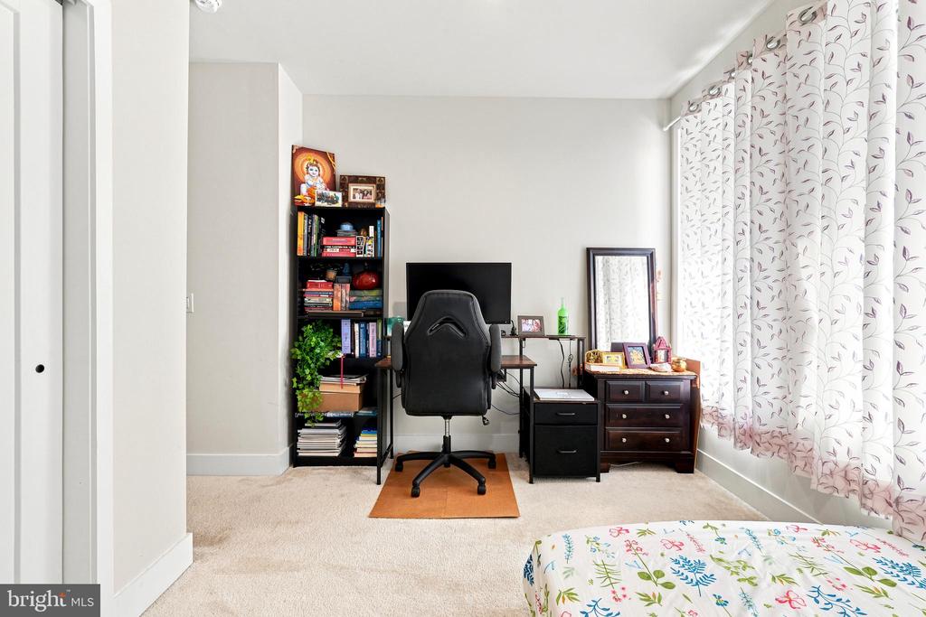 3001 CITYVIEW WALK Unit: 194