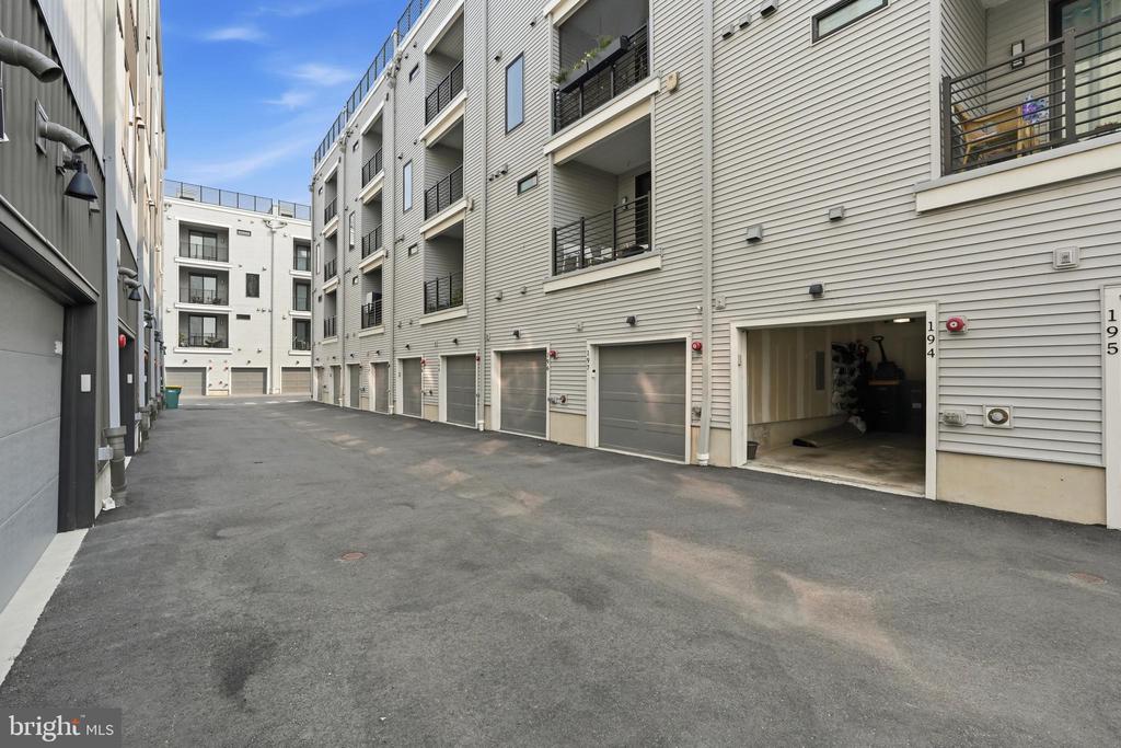 3001 CITYVIEW WALK Unit: 194