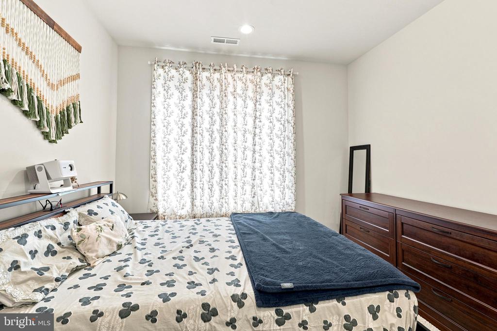 3001 CITYVIEW WALK Unit: 194