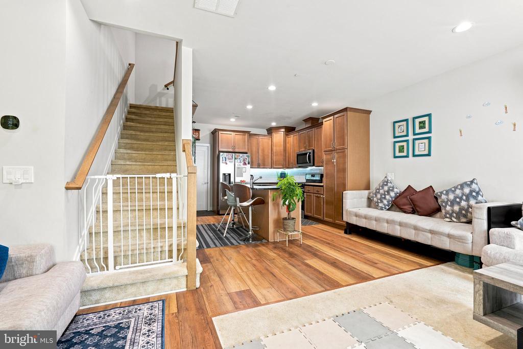 3001 CITYVIEW WALK Unit: 194