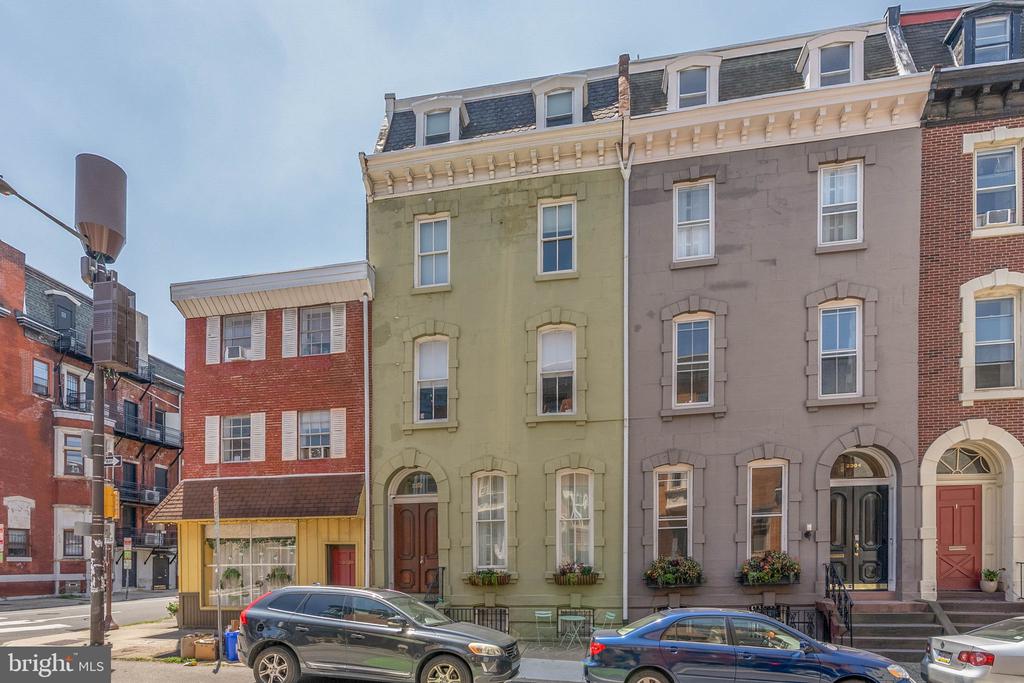 2302 SPRUCE STREET Unit: 3