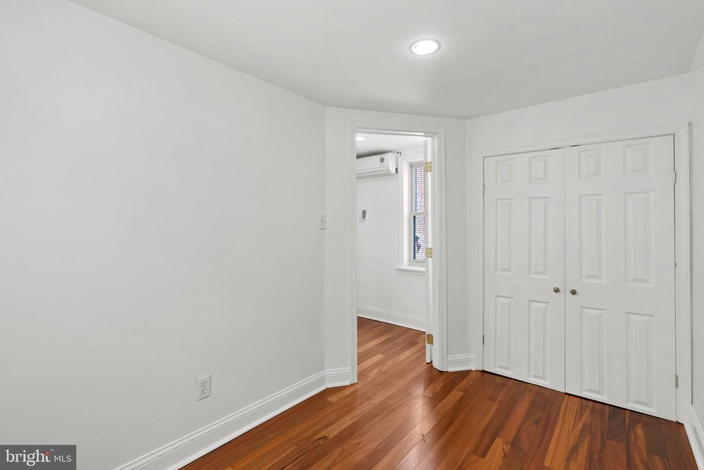 525 FITZWATER STREET Unit: 3