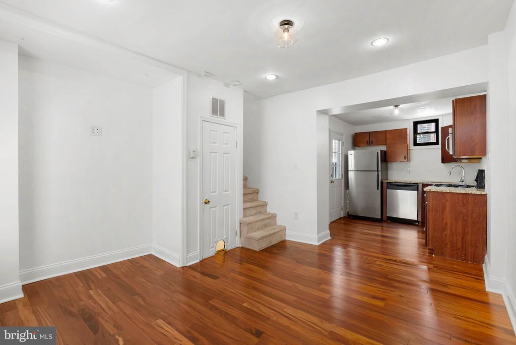 525 FITZWATER STREET Unit: 3